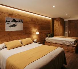 Double room with private terrace and garden views