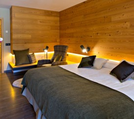 Superior rustic double room with balcony and garden views